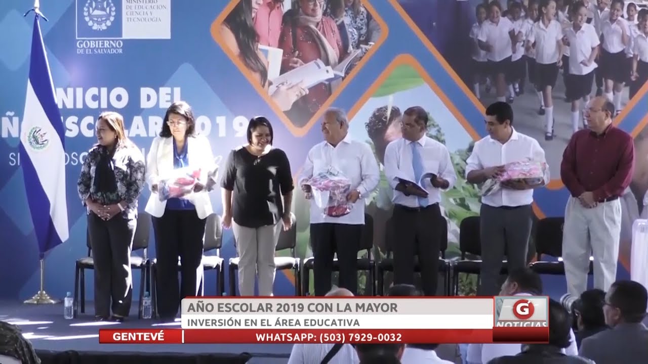 Año escolar 2019 con la mayor inversión en el área educativa newspaper mockup