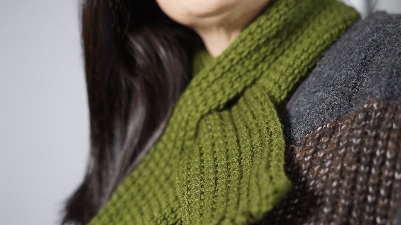 Short Scarf Pattern How to crochet an easy short scarf pattern - YouTube