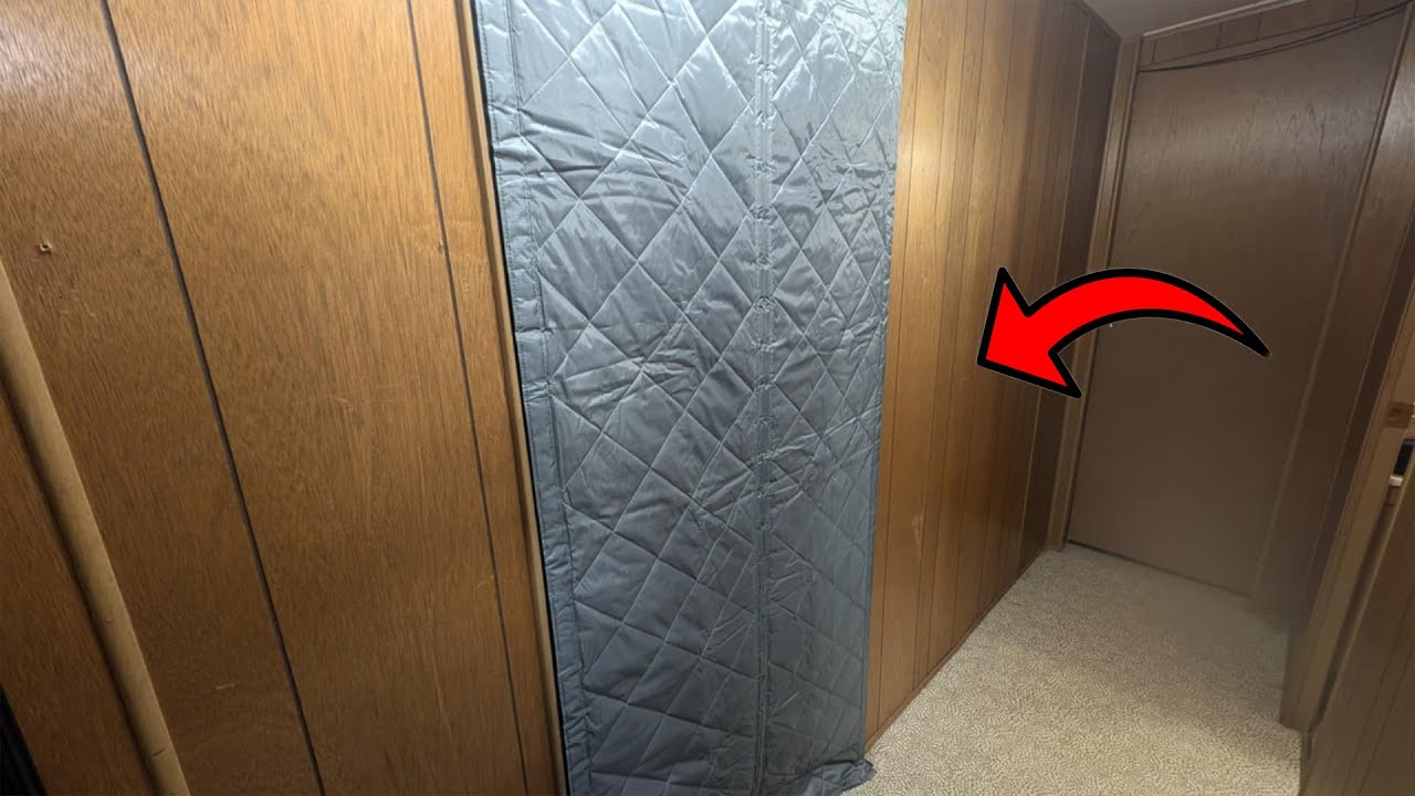 Теплоизолирующая дверная штора с магнитным креплением. Работает ли она?