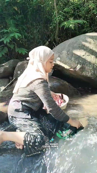 Kalian pas kecil suka mandi di sungai juga gak guys @arisanbyriz #arisan #arisanbyriz #arisanonline