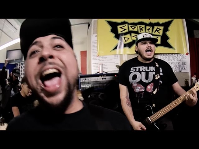 Παρακολούθηση SOBER DAZE- "Live To Shred" (Official Music Video) στο YouTube Παρακολούθηση SOBER DAZE- "Live To Shred" (Official Music Video) στο YouTube