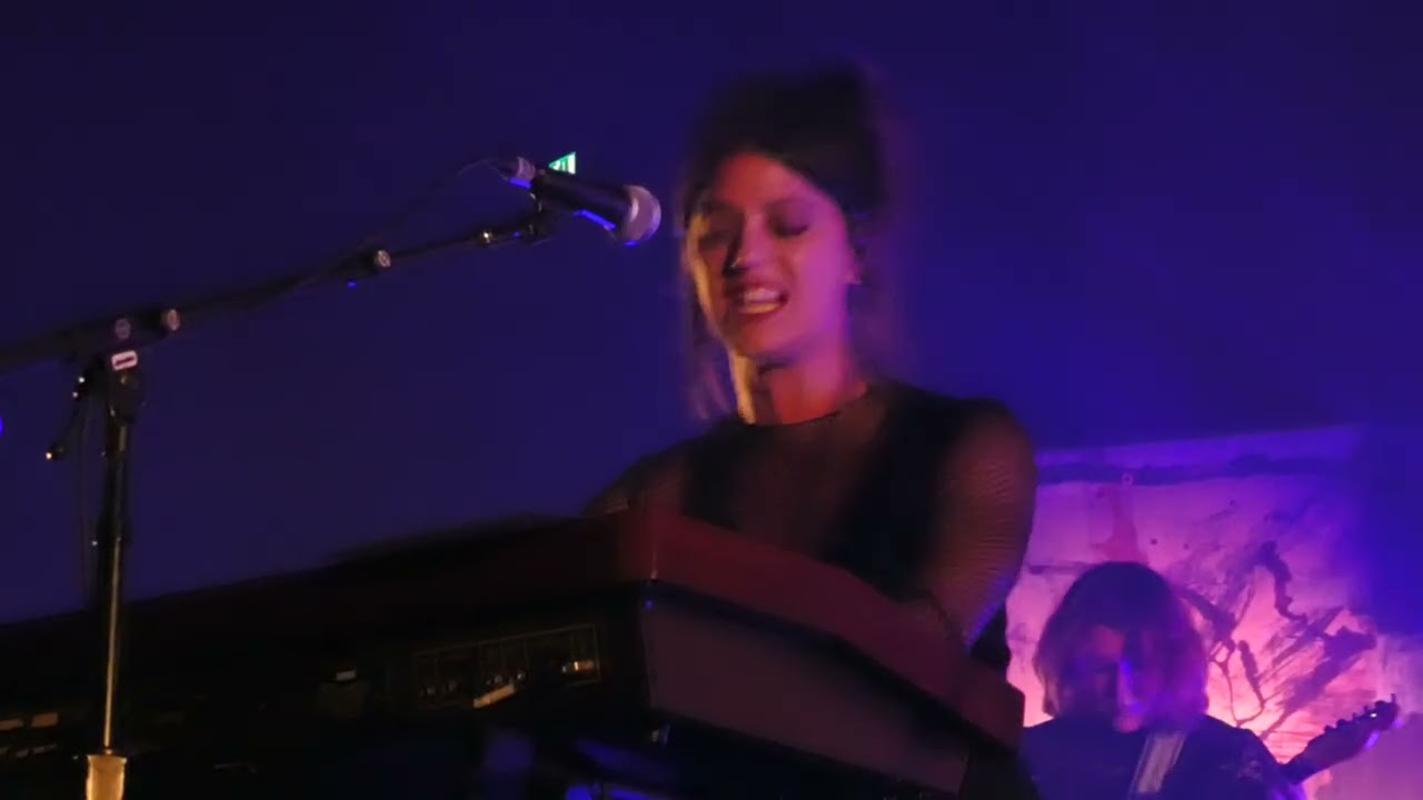 Sharon Van Etten and The Attachment Theory - I Want You Here @ Tivolivredenburg Utrecht (6/8)