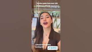 Resty Novita Pamer Belahan Super Seksi 🔥💞💞