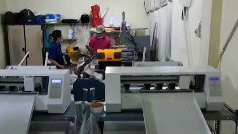 A330   máy cắt bế decal lên giấy tự động cho in nhanh