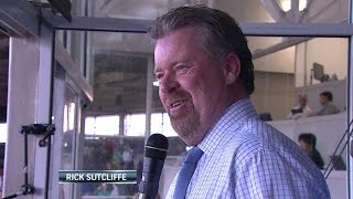 WSH@CHC: Sutcliffe sings during 7th-inning stretch