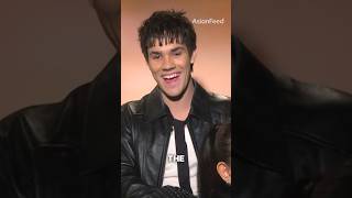 Celebrity Ian Ousley describes his character in three emojis. #atla #avatar #avatarthelastairbender #sokka Wealth