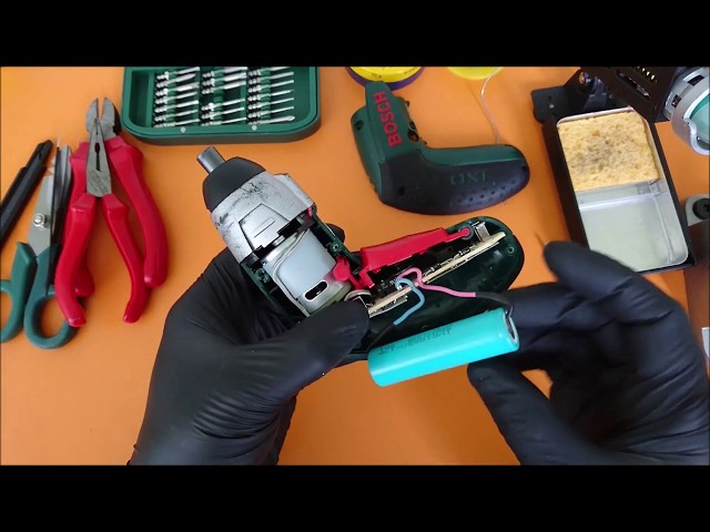 Bosch IXO 3.6V Changing the battery of the charged screwdriver. - Bosch IXO  3.6V Batarya değişimi. 