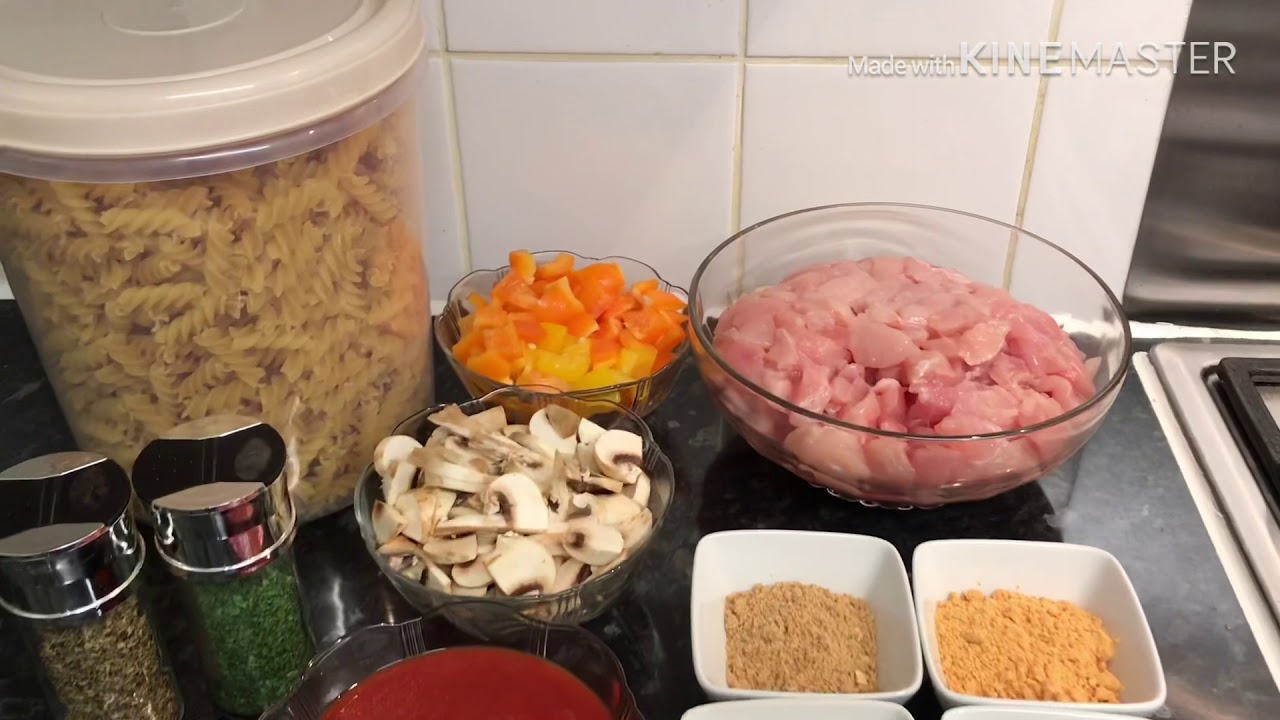 Chicken pasta | German Rahm sauce recipe | Comfort food | Creamy and saucy pasta