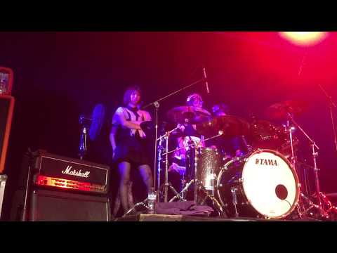 BAND MAID バンドメンバー全員がドラムを叩く ロンドン ザ ドーム