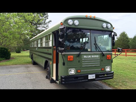 Video: Wie viele Sitzplätze hat ein Bluebird-Schulbus?