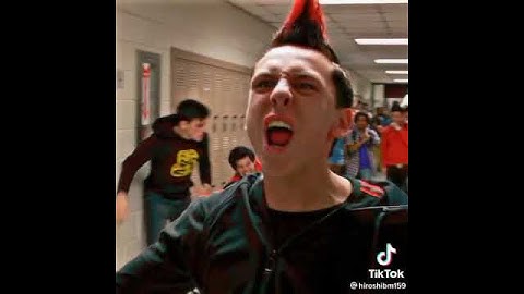 Pelea en la escuela #CobraKai