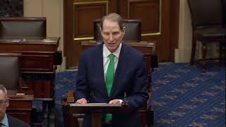 Wyden Urges Colleagues to Reject Expanding Warrantless FISA 702 Surveillance