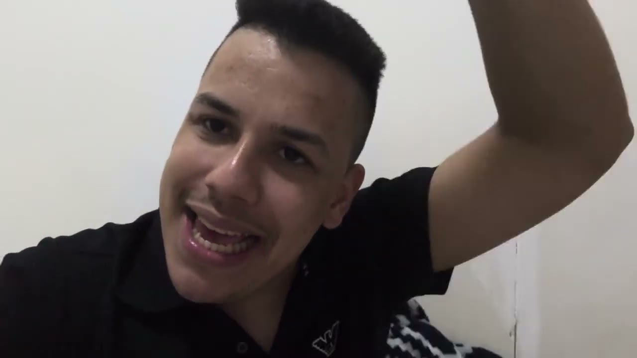 Filha eu já mandei você arrumar as coisas pra sair e visito um homem por amor a você foi com você! 