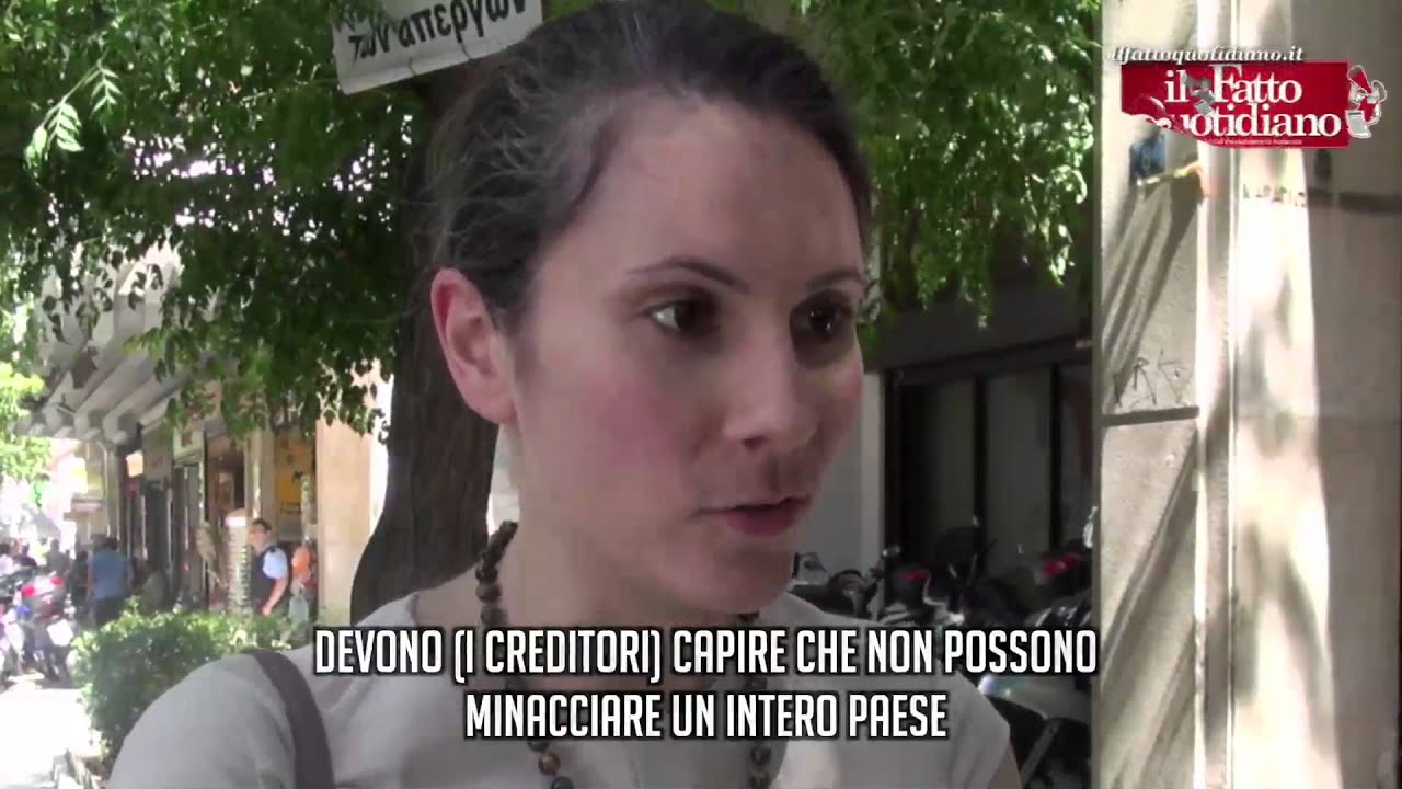 Grecia, vox fra la gente in fila ai bancomat di Atene: “Voglio la dracma, ma voto per restare nell'E