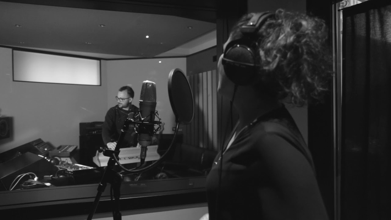 Niko Favata & Mara J Boston - Deep Inside Of Me (Original Mix )