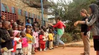 Miniatura de vídeo de "Chanson à l'orphelinat - Il y avait des Crocodiles..."