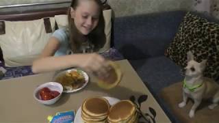 Влог//Наше меню на день//Панкейки на кефире//Удаляем клеща у кошки Ласки Влог//Наше меню на день//Панкейки на кефире//Удаляем клеща у кошки Ласки