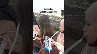 Pianika lagu Bagimu Negri di Benteng Roterdam oleh kelas 5a