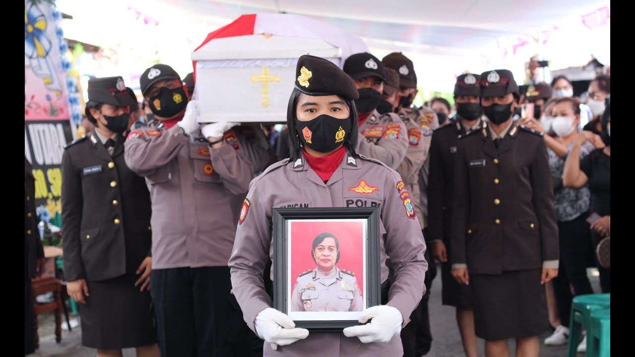 Upacara Pemakaman Militer Alm IPTU JEANNY A. SAMBOUW, Kasat Binmas Polres Minut
