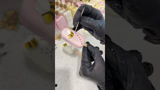 Winnie the Pooh themed baby shower treats 👩‍🍳 • • • #treatmaker #chocolatecoveredtreats