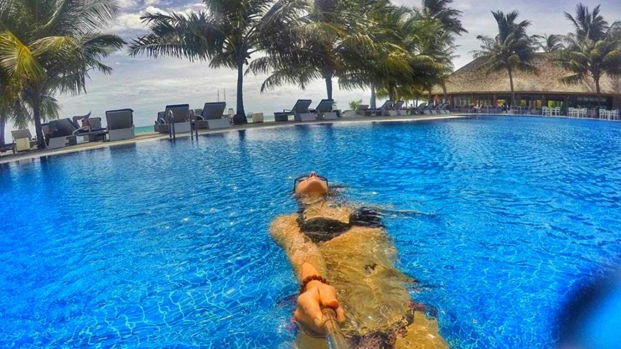 How I Make Money Traveling the World 