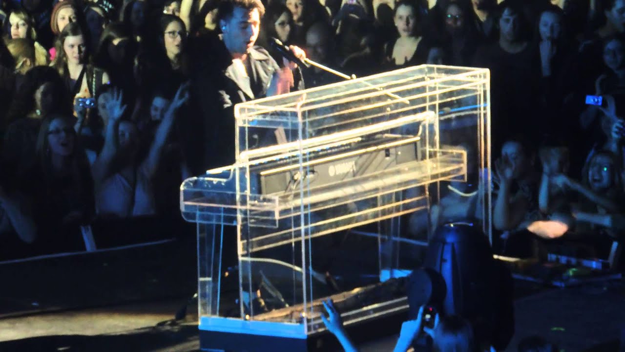 Headphones Hedley live in Montreal 28/03/2014 YouTube