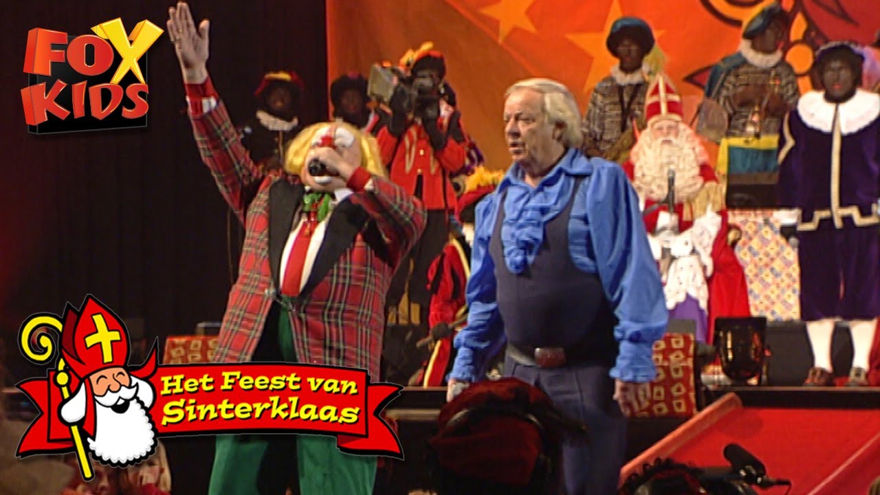 Live: Bassie & Adriaan - Hallo Vriendjes + Grootmoederstijdmedley (2002) @  Het Feest Van Sinterklaas - Youtube