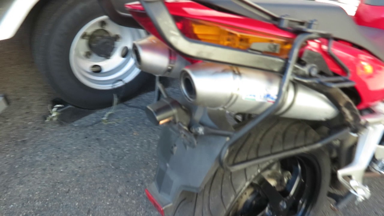 1130 VFR800 RC46 レオビンチ マフラーサウンド - YouTube