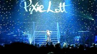 Pixie Lott Crazy Cats Tour Glasgow Catching Snowflakes