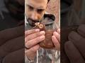 حمامه عندها 13 سنه ومنقرها اتعوج
