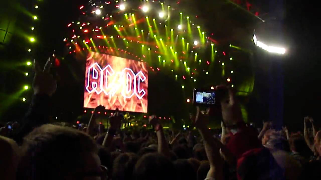AC/DC - Highway To Hell HD (Warszawa, Bemowo, 27.05.2010) - YouTube