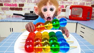 Monkey Baby Bi Bon eats rainbow jelly with puppies and bathes with ducklings in the bathroom
