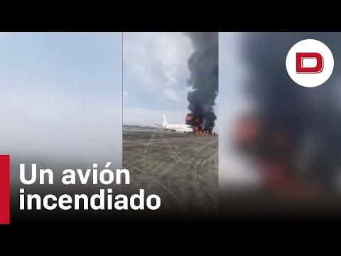 Un avión se incendia al salirse de la pista de despegue en China