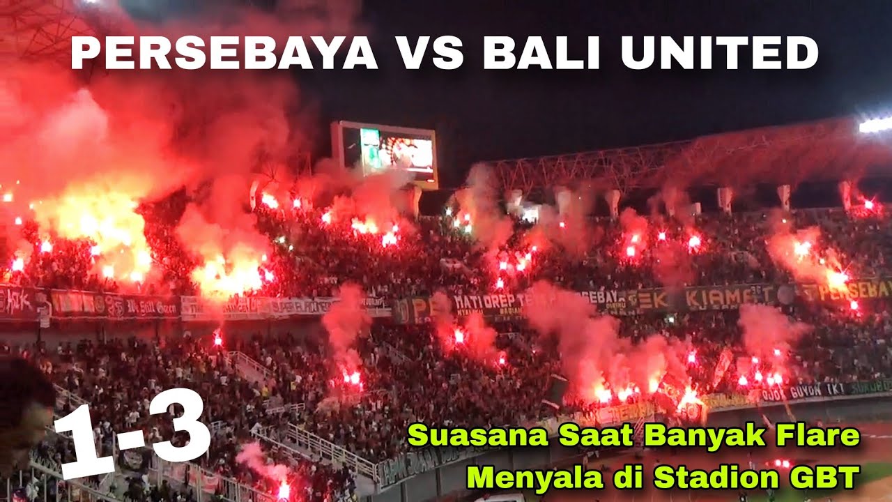 Suasana Saat Bonek Pesta Flare di Stadion GBT Persebaya vs Bali United 1-3