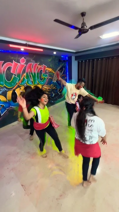 do me a favour lets play holi hd