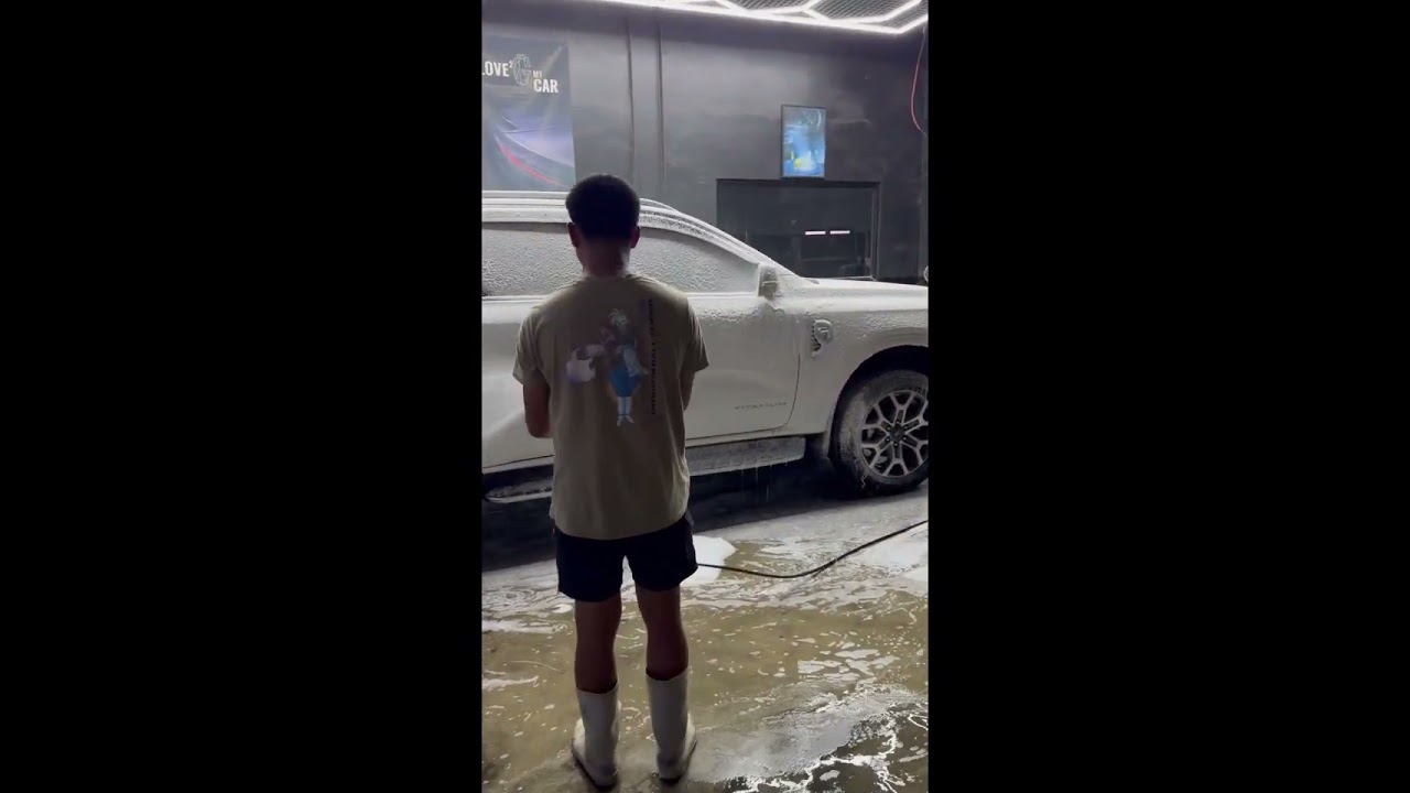 Car wash muna natin si Fordgoso