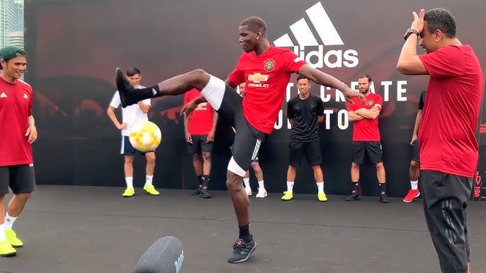 Paul Pogba S Zanku Dance In Manchester United Dressing Room With Ighalo Bailly Dan James Youtube