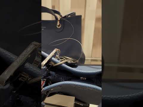 🎬 Video relacionado con bolsos Armani