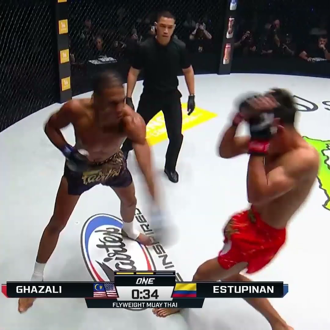 EYE FOR AN EYE ? Johan Ghazali and Johan Estupinan trade knockdowns in the first two rounds!