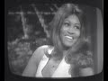 Capture de la vidéo Ike & Tina Turner Live On Johnny Carson - Feel Good & Interview - 1972