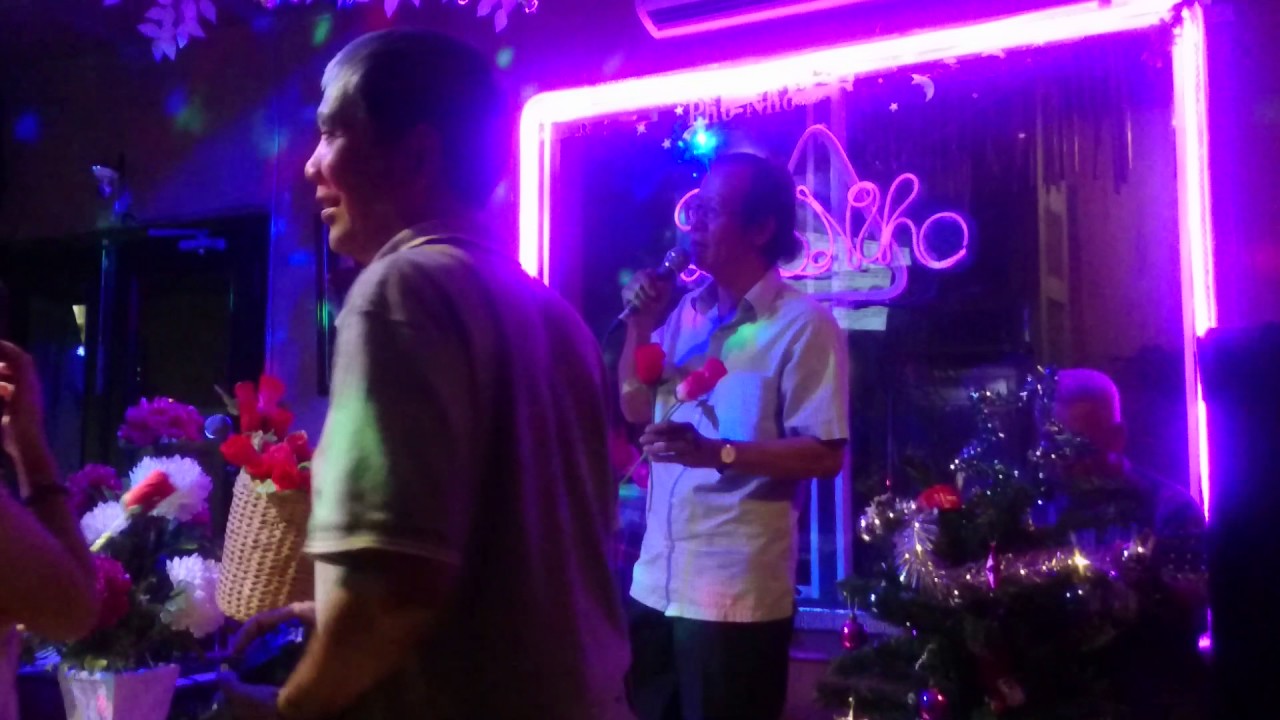 Offline HNNYN PHẠM DUY - Gọi em là đóa hoa sầu - Anh Quốc Thái - YouTube hau nguyen duc