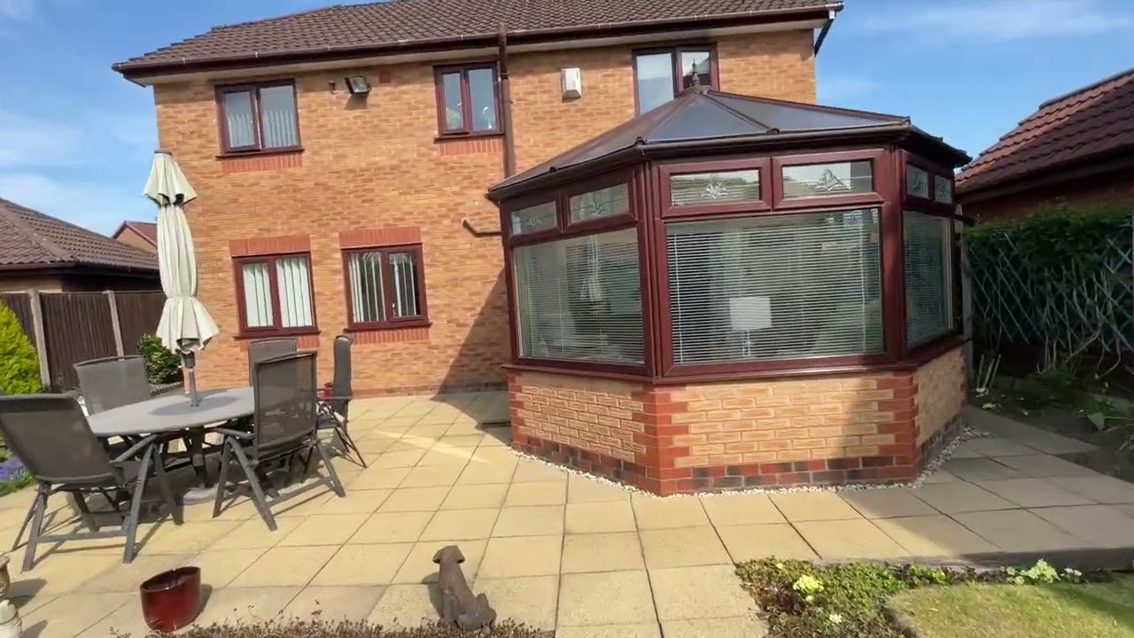 Newark Avenue, Radcliffe, M26