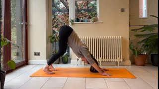 25 minute yoga flow with Katy Insley of yogabrum