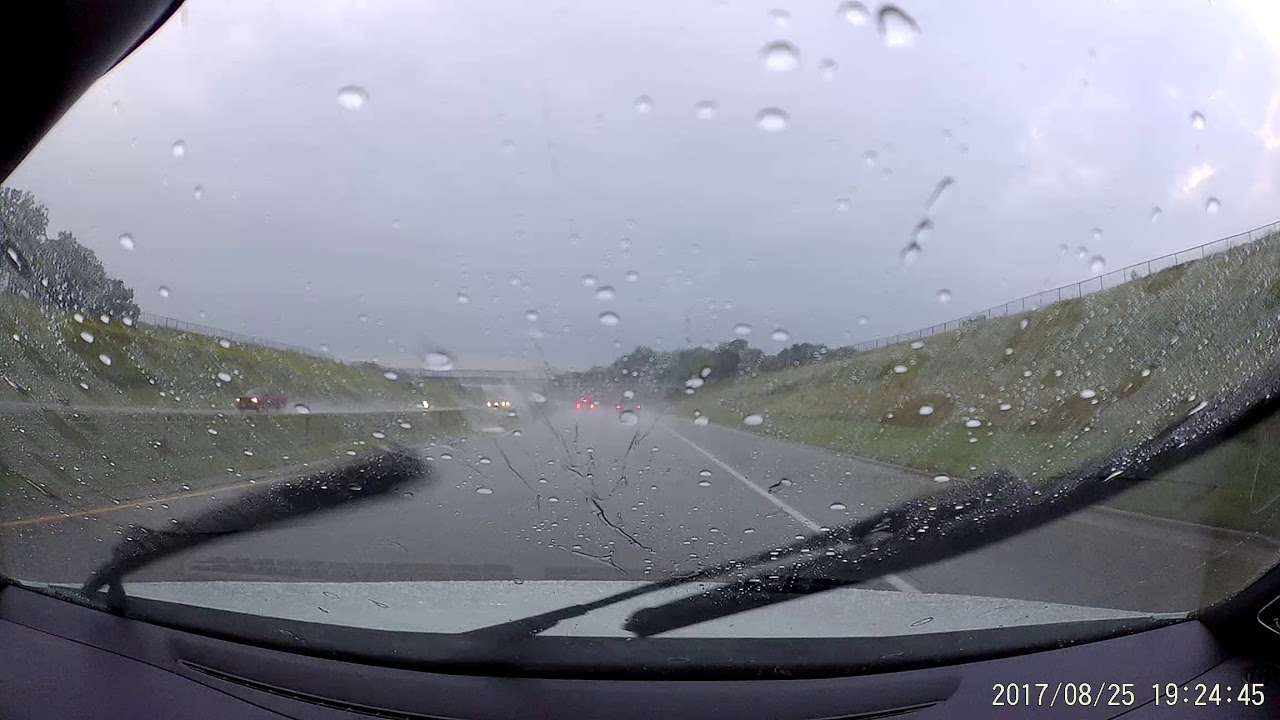 Dashcam - Car Spins out in Rain (MN-212) 8/25/17 - YouTube