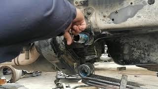 How to removed and fixed leaf spring bushing and pin hino 500