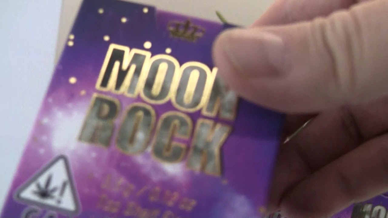 CANNABIS Product Displays - THE CLINIK