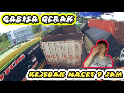 Banjir di  Tol JapekBanyak Truk  Sayur Dan Ekspedisi  