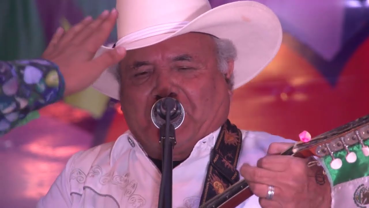 Ranchero VS Joven Moderno. Guillermo Velázquez y Los Leones de la Sierra de Xichú