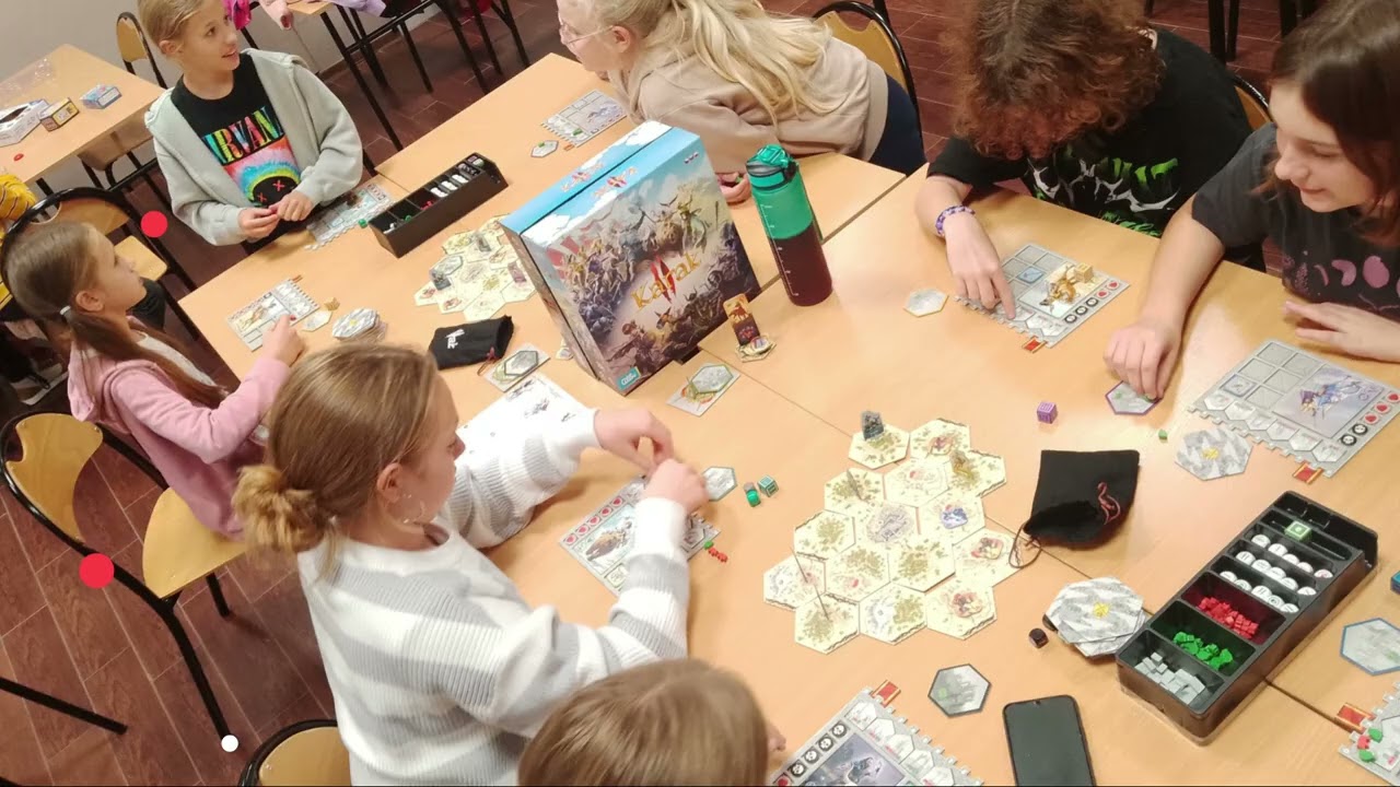 Rozgrywki z Klubem "Pięć aSÓW" w grę KARAK II od wyd. Albi Polska; SP im. Jana Pawła II w Pińczowie!