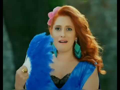 ليه بتقصر تنوره تلحقها عيون الشباب حيات بطلة مسلسل حب لا يفهم كلام